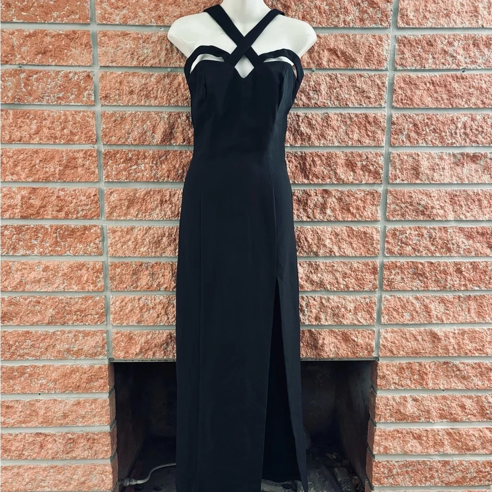 Elegant Black Evening Dress - Picture 9 of 13